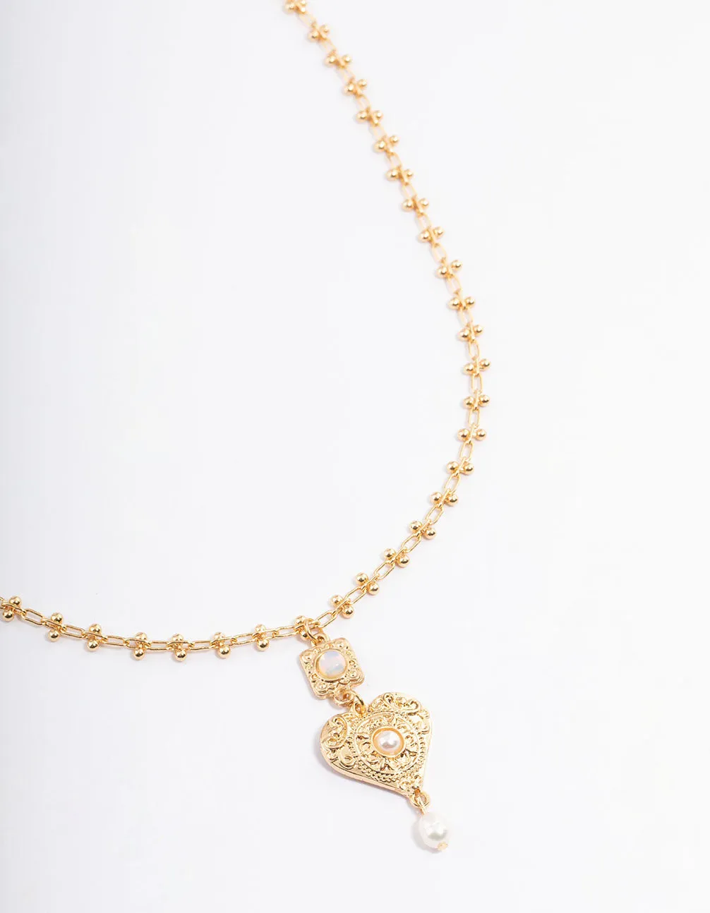 Gold Plated Detailed Heart Pendant Freshwater Pearl Necklace