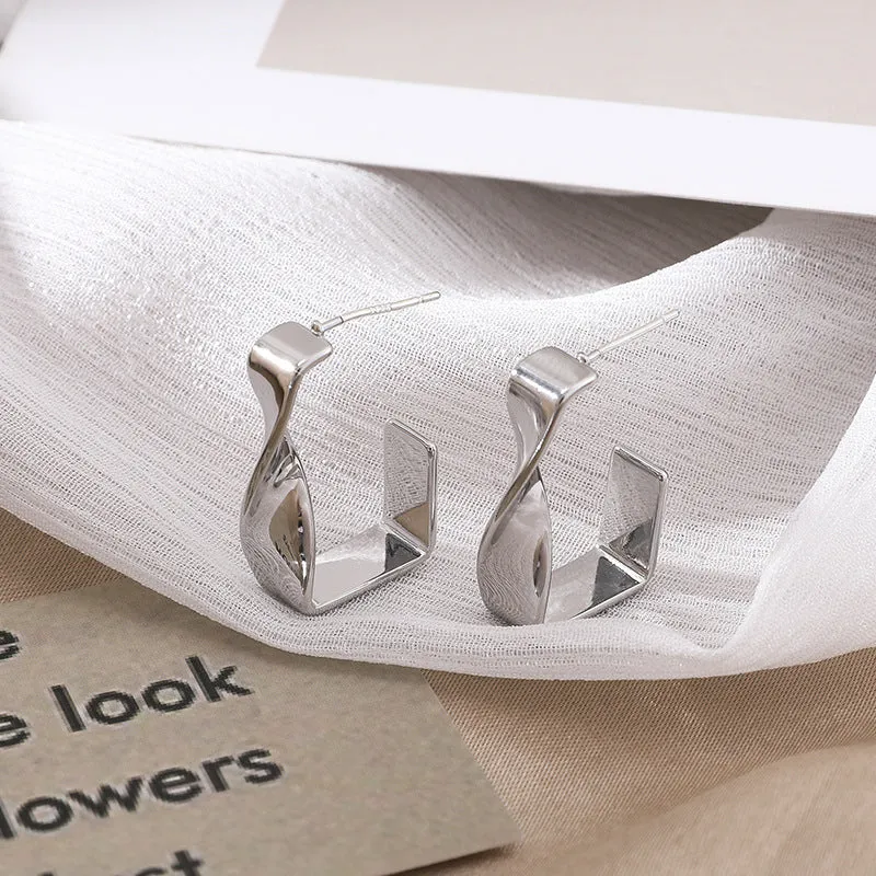 just-lil-things-pin-earrings-sliver-earrings-jlt10228