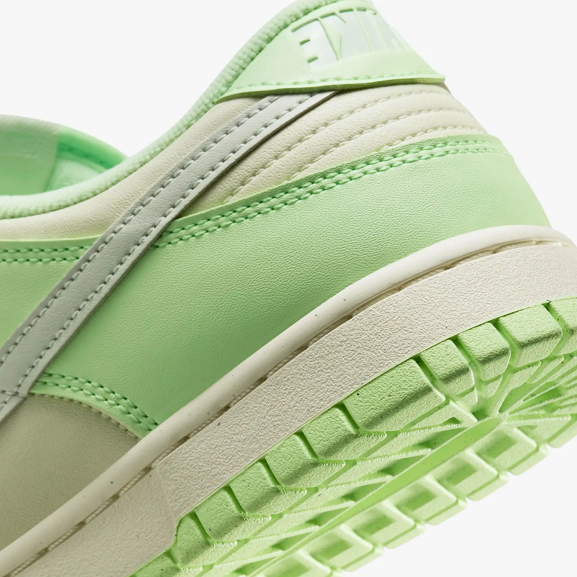 Nike | WMN'S DUNK LOW NEXT NATURE SE  { SEA GLASS/LIGHT SILVER-VAPOR GREEN-SAIL