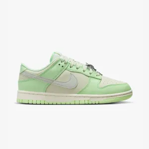 Nike | WMN'S DUNK LOW NEXT NATURE SE  { SEA GLASS/LIGHT SILVER-VAPOR GREEN-SAIL