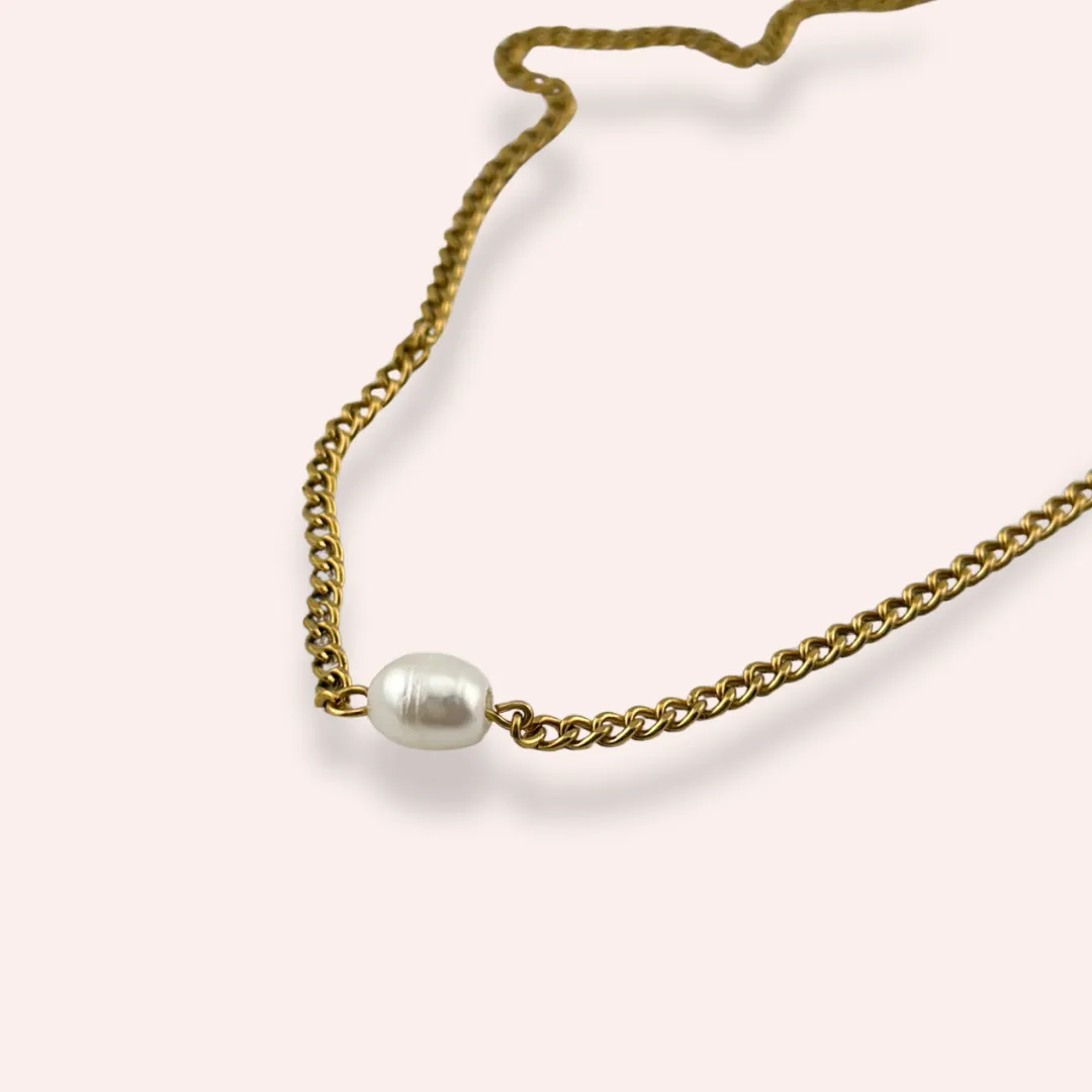 Pearl choker