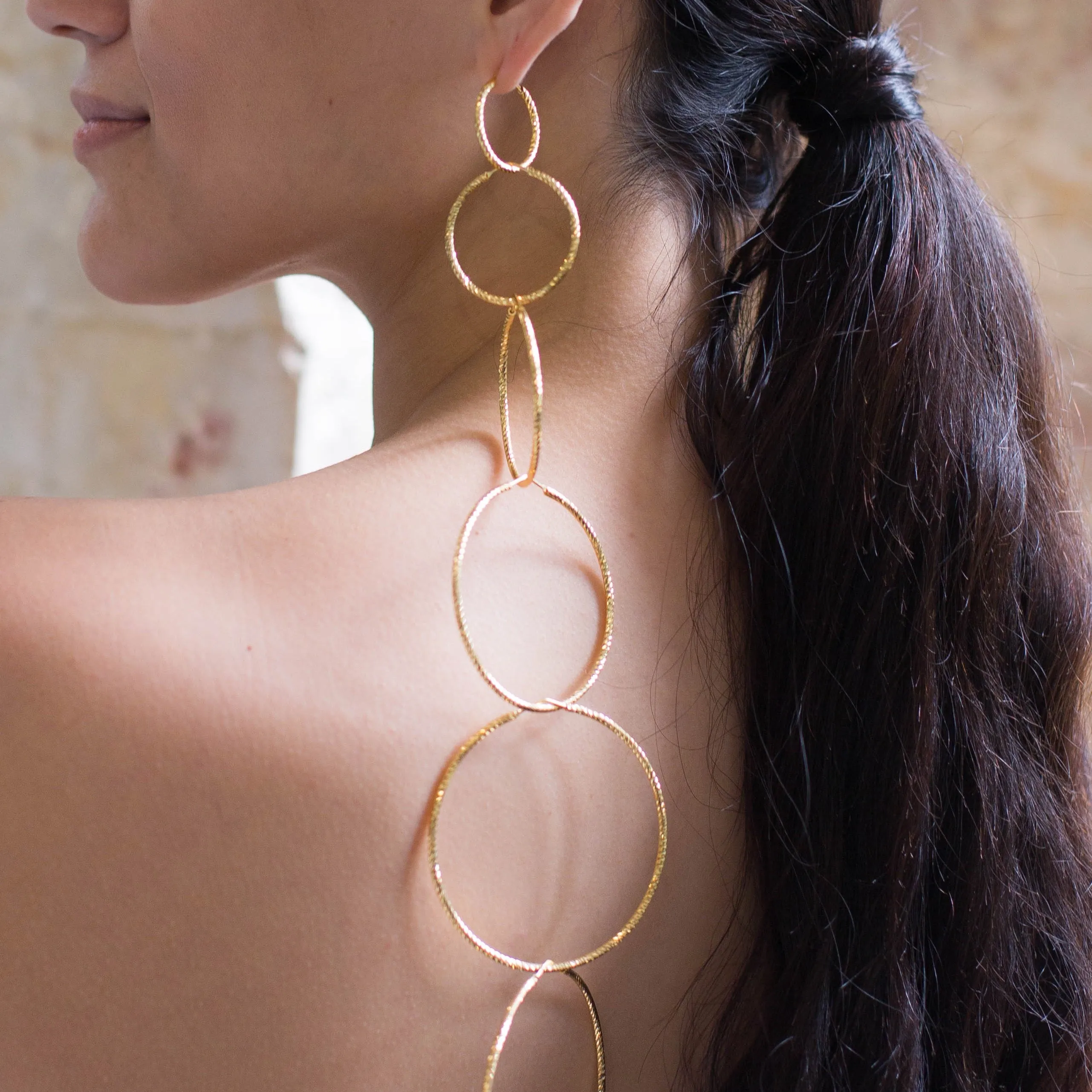 Sparkly Diamond-Cut Roma Large Hoop Earrings - Gold