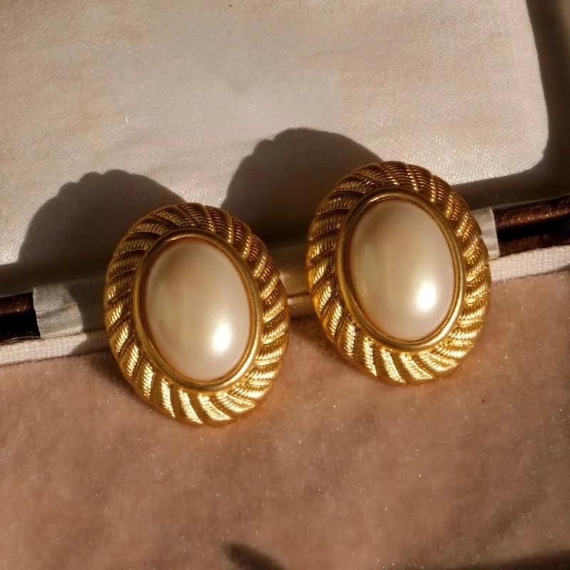 VAIGE Classic Pearl Elegance Stud Earrings in White and Gold